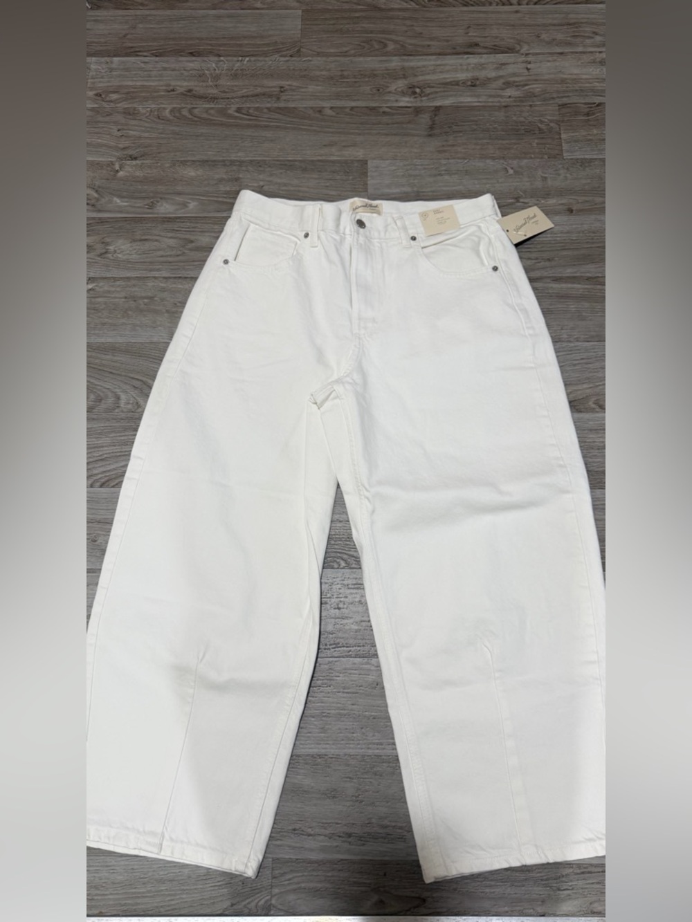 Universal Thread Women's High-Rise Easy Barrel Jeans - Picture 3 of 9